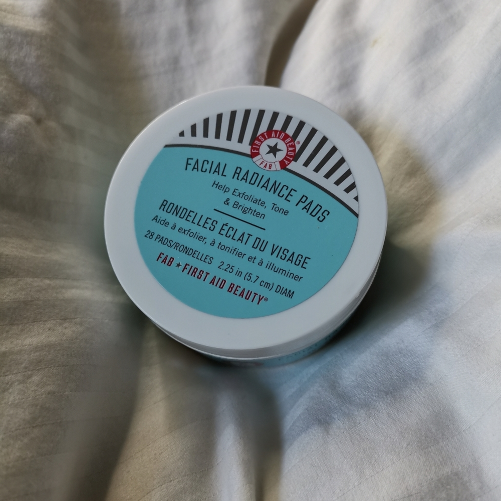 First aid facial radiance pad